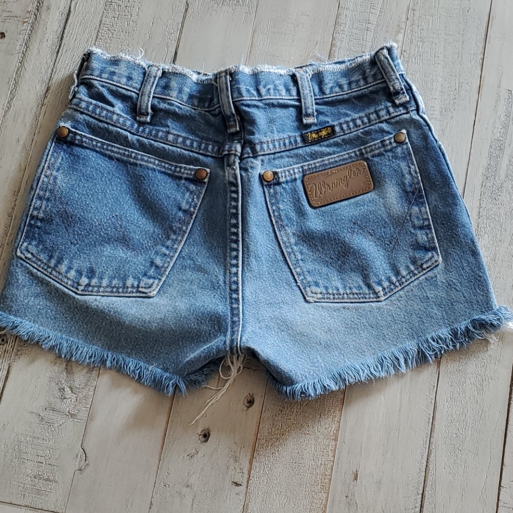 Vintage Wrangler Cut Denim Shorts 27 Fit like 24